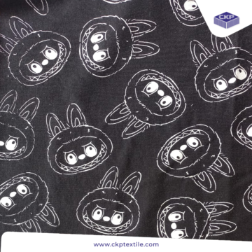 Combed Printing – Labubu Monochrome Hitam
